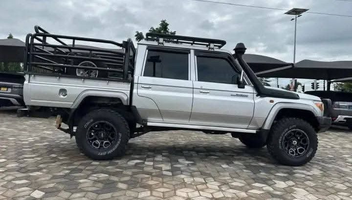 2020 Land cruiser 79 series manual transmission