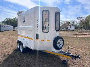 2007 Crisbox 2 Berth Horse Box Trailer For Sale