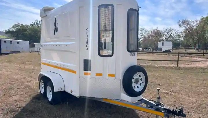 2007 Crisbox 2 Berth Horse Box Trailer For Sale
