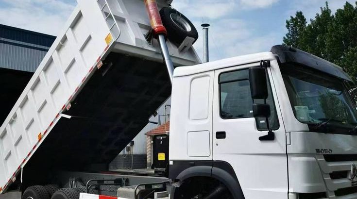 10m³ TIPPER TRUCK FOR HIRE WITH OPERATOR